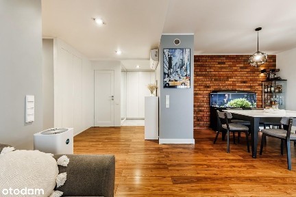 Widok przestrzeń i taras 50m² jak drugi salon. Miejsce bez kompromisów