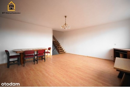 Dom w zabudowie szeregowej.