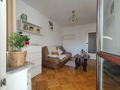 2 oddzielne pokoje+ oddzielna kuchnia posiada balkon ul. Salwatorska