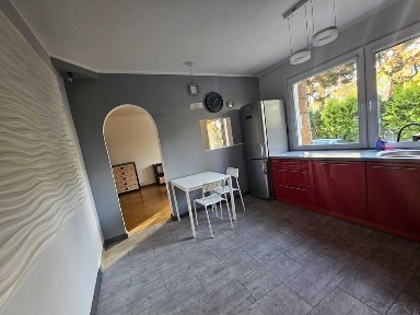 Ciche dwupokojowe na os Młodych od zaraz z miejsc postojowym