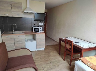 Kawalerka - samodzielny pokój z łazienką i aneksem kuchennym