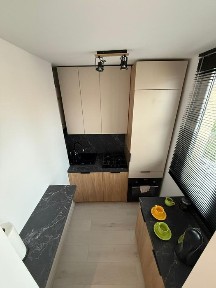 Nowoczesna kawalerka z wydzieloną sypialnią w centrum niski czynsz