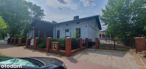 Zabytkowy dworek w centrum miasta