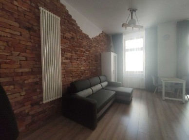 Klimatyczna kawalerka, ul. Berka Joselewicza 15