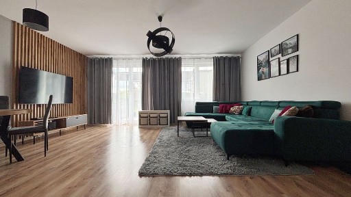 Dom w zabudowanie szeregowej z fotowoltaika i pompą ciepła 106m2