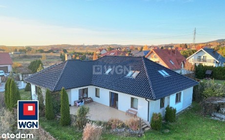 Dom, 304 m², Dyminy