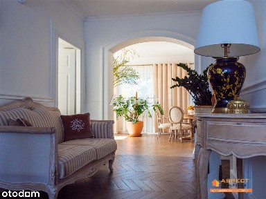 Dom plus budynki pod działalność