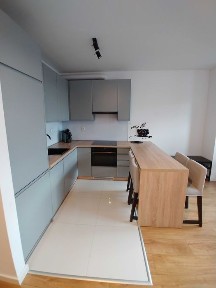 Wynajmę 2-pokojowe mieszkanie z komórką i miejscem w garażu podziemnym