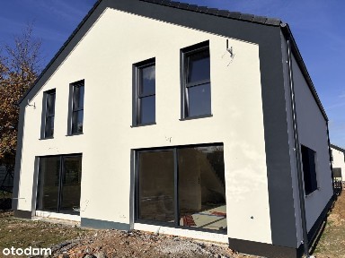 Dom, 114 m², Dachowa
