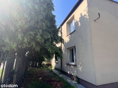 Przytulny dom w podleśnej dzielnicy