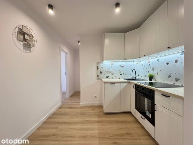 2-pokojowe mieszkanie - po remoncie - obok Sky Tower - PL,UA,RU,ENG