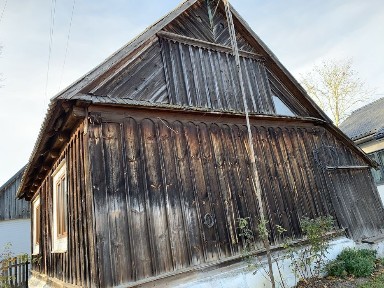 Dom z bali drewnianych do rozbiórki