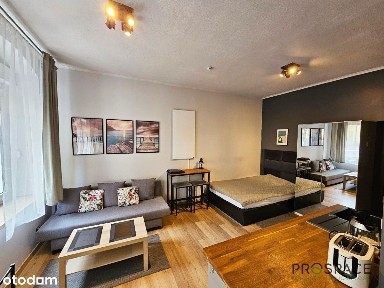 Kawalerka z miejscem posotjowy, centrum