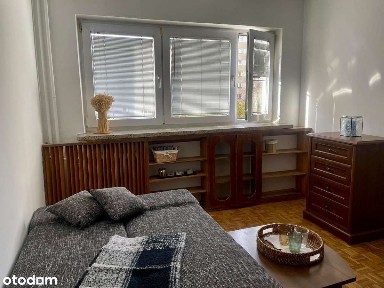 WYNAJĘTE OD 1.12. Kawalerka obok Ronda Daszyńskiego dla 1-ej osoby.