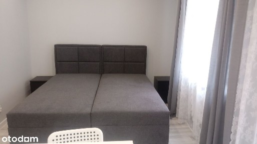 Wynajmę wygodną kawalerkę znajdującą się w pobliżu Dworca Głównego PKP