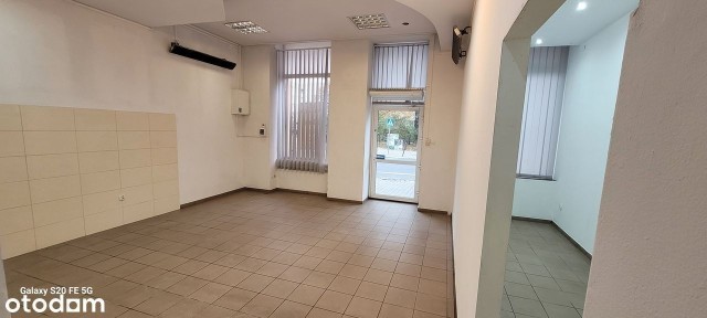 Wynajmę lokal handl.-usł. o pow. 50m² + piwnica 25m² - oferta prywatna