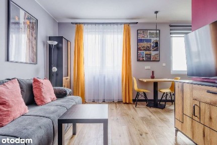 Nowa, wygodna i przestronna kawalerka (PL/ENG/ESP)