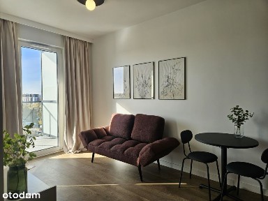 Eleganckie 2 pok. z parkingiem. Dobrze skomunikowane.