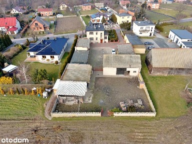 Dom z zabudowaniami gospodarczymi - Kościelna Wieś