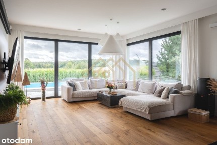 Nowoczesny i energooszczędny dom z basenem