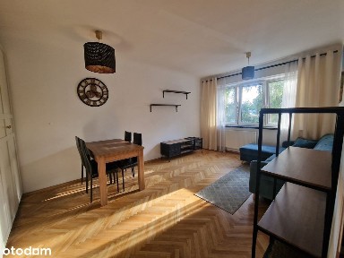 ul. Dzielna 3a, 500 metrów Metro Ratusz Arsenał, 2 pokoje