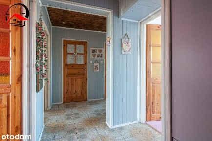 Duże, na uboczu. Garaż w cenie. Jeziora, lasy.