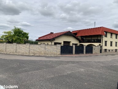 Przestronny dom // garaż na 3 auta / / Bezpośrednio