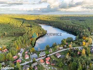 Bardzo atrakcyjny dom z linia brzegową jeziora!