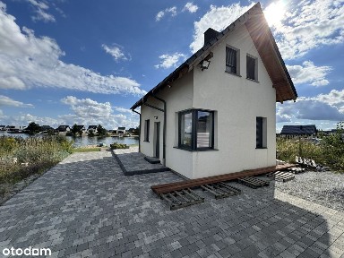 Dom letniskowy z prywatnym liną brzegową w Spalonej