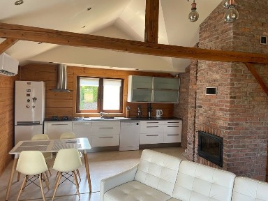 Dom na 18.5 ar działce