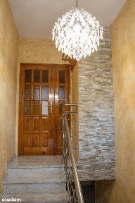 Przytulny dwukondygnacyjny dom z garażem i ogrodem w Gostyniu