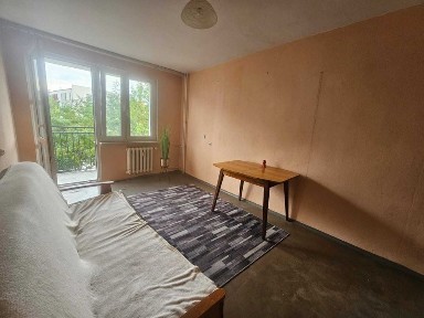 Kawalerka z balkonem. Media miejskie. Parking.