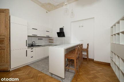 Stylowa kawalerka w kamienicy | Śródmieście