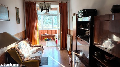 Sprzedam duże, przestronne, bezczynszowe, 2 poziomowe mieszkanie.