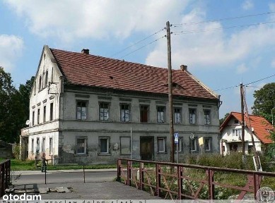 Karczma sądowa do remontu z dużą działką w malowniczej okolicy