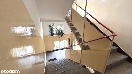 Mieszkanie w świetnej lokalizacji 35,89m2 (do remontu )