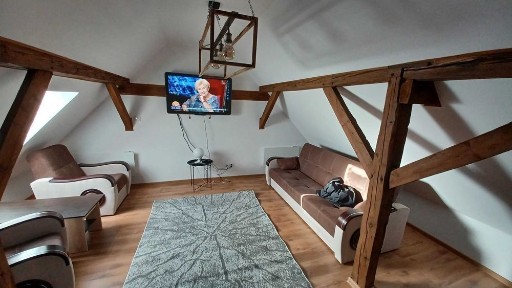 Wynajmę przytulne mieszkanie/kawalerkę na poddaszu w Luboniu.