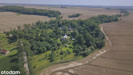 Zespół dworsko-parkowy z XVIII wieku | Mołdyty | Warmia i Mazury