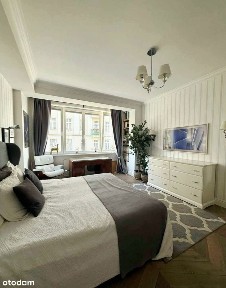 KAMIENICA Z GARAŻEM|3 POKOJE|KLIMATYZACJA|OBOK METRA|GARDEROBA