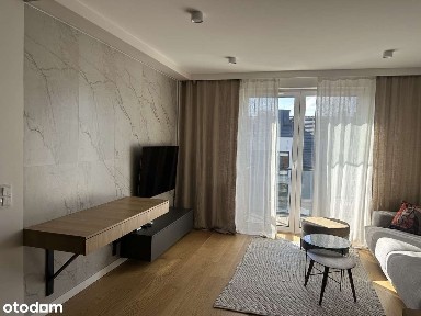 2 - pokojowe mieszkanie ze strychem + miejsce postojowe, Partynice