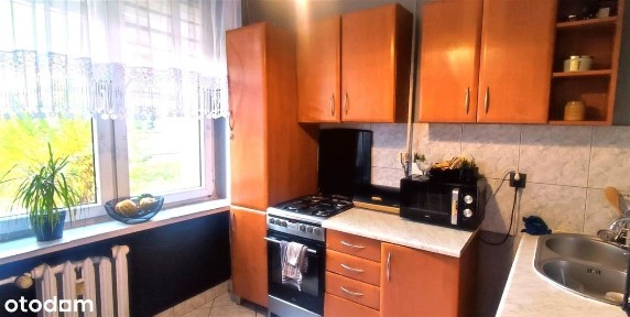 Parter. Trzy pokoje. Osiedle Chemików.