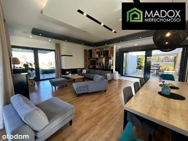 Dom, 240,82 m², Konopiska