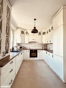 Klimatyczna kawalerka w sercu Myślenic - gotowa do zamieszkania