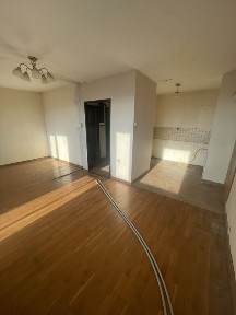 Mieszkanie 33 m2. •Balkon.•Piwnica•Winda•Do Remontu•Mydlice Grynia 15!