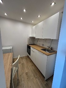 Kawalerka na 1 - piętrze, po generalnym remoncie, tania w utrzymaniu.