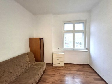 Rondo Mogilskie. Bez czynszowe.2 osobne pokoje.Kuchnia widna.