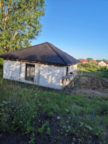 Parterowy dom ul. Zielone Wzgórze S.O. deweloperski pod klucz KANALIZA