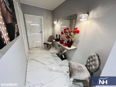 Nowoczesny dom z 4 pokojami i garażem