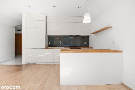 83 m / 4 pokojowe / 2012 r budowy / Nad stawami