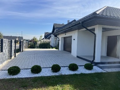 Nowy dom parterowy 180m2